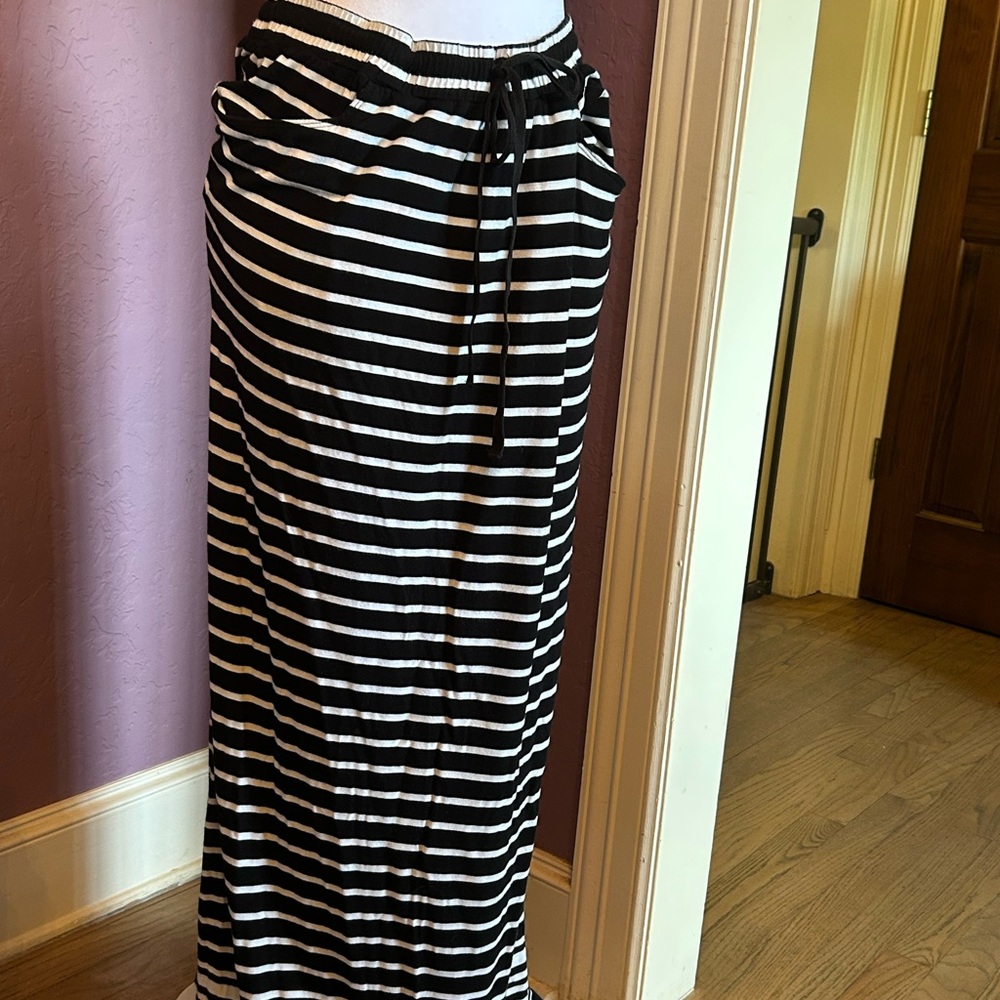 Max Studio Black and White Striped Maxi Skirt